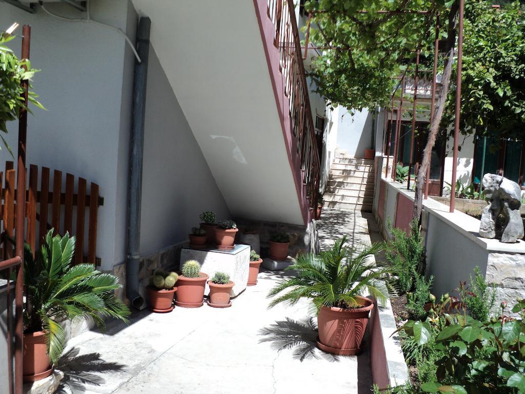 Apartments Rubinic Jelsa  Room photo